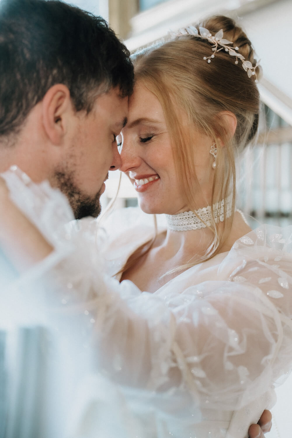 Braut und Bräutigam in Traunstein – romantischer Moment am Hochzeitstag